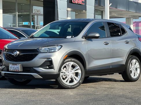 Used 2023 Buick Encore GX Preferred w/ Cold Weather Comfort Package AWD/4WD image 8