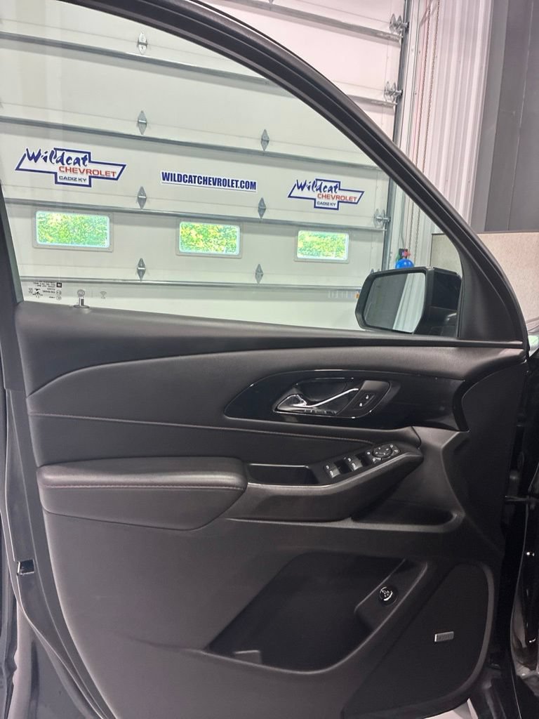 Used 2022 Chevrolet Traverse RS w/ LPO, Floor Liner Package FWD image 20