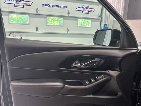 Used 2022 Chevrolet Traverse RS w/ LPO, Floor Liner Package FWD image 20