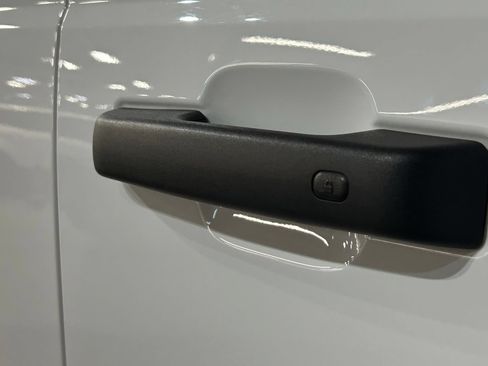 Used 2023 Ford Bronco Wildtrak AWD/4WD image 18