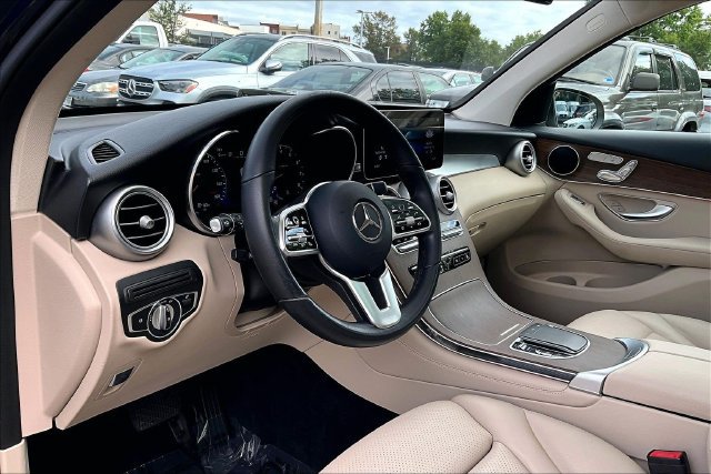 Used 2021 Mercedes-Benz GLC 300 4MATIC image 14