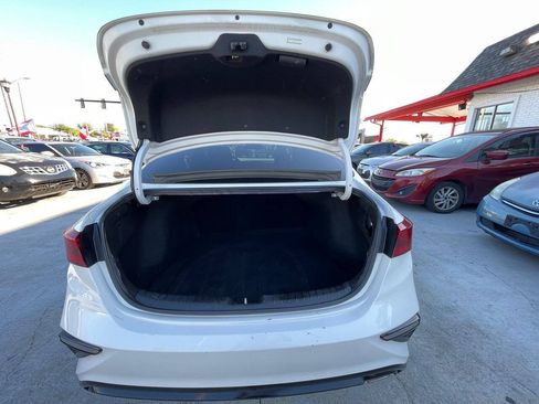 Used 2021 Kia Forte LXS FWD image 9