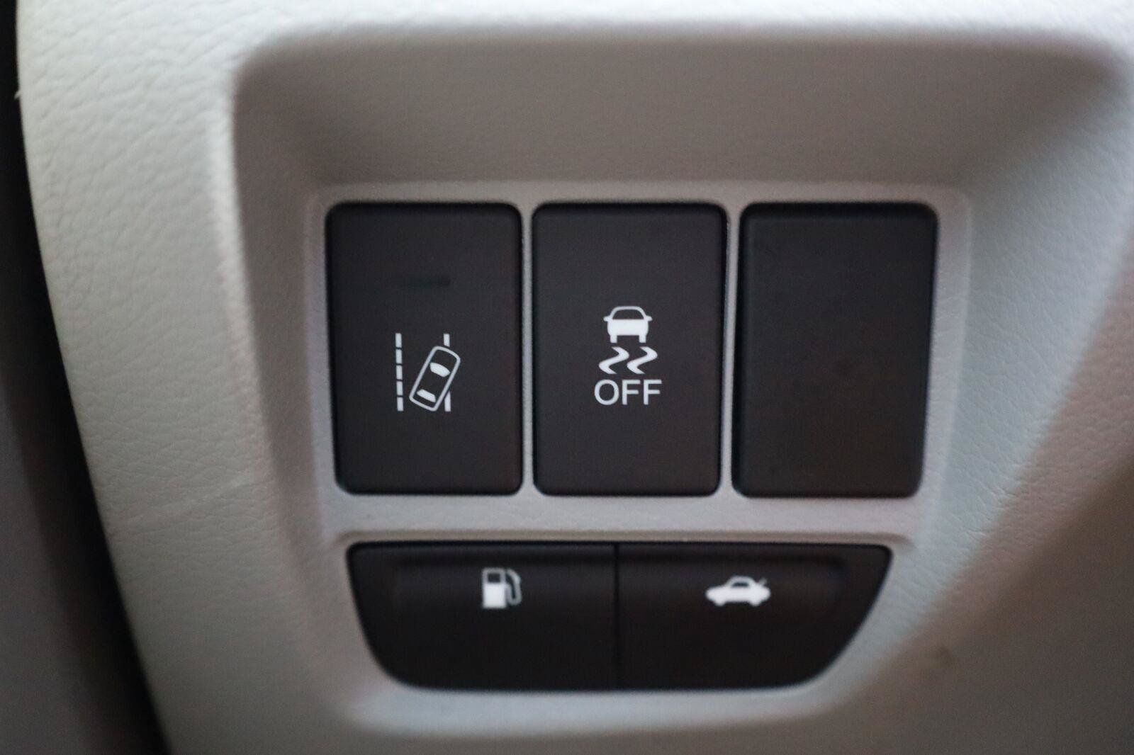 Used 2015 Acura TLX w/ Technology Package FWD image 34