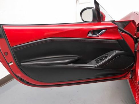 Used 2017 MAZDA MX-5 Miata RF Grand Touring image 37