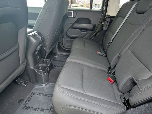 Used 2023 Jeep Wrangler Sahara image 11