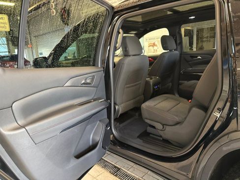 Used 2024 Chevrolet Traverse Z71 w/ Enhanced Driving Package image 23