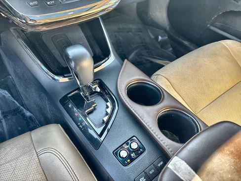 Used 2014 Toyota Avalon Limited w/ Technology Package FWD image 22