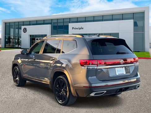 New 2026 Volkswagen Atlas SE FWD image 4