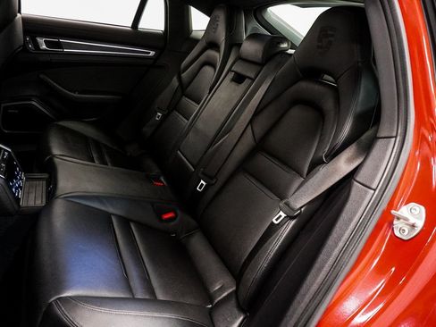 Used 2022 Porsche Panamera 4 Platinum Edition image 21