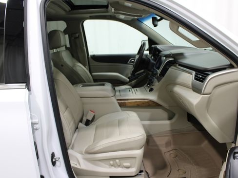 Used 2019 GMC Yukon XL Denali w/ Denali Ultimate Package AWD/4WD image 28