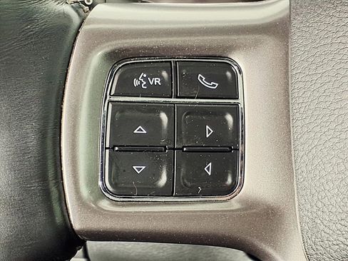 Used 2018 RAM 1500 Limited image 10