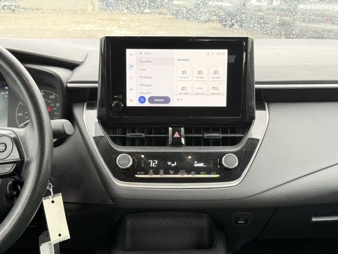 Used 2024 Toyota Corolla LE image 15