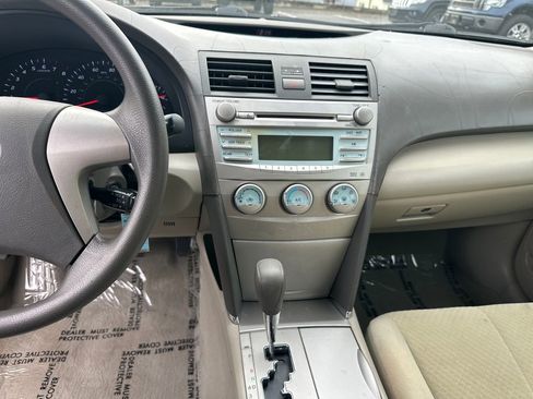 Used 2009 Toyota Camry LE image 18