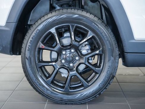 Certified 2023 Jeep Compass Latitude AWD/4WD image 17