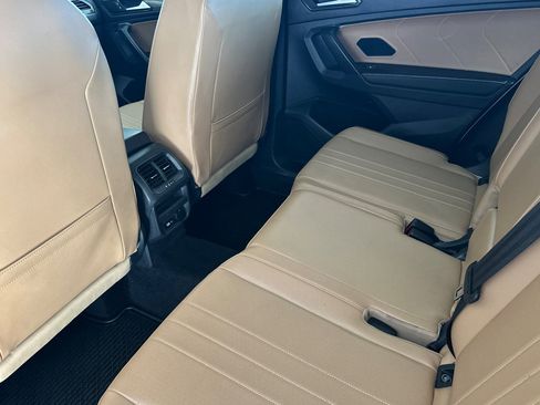 Used 2022 Volkswagen Tiguan SE R-Line image 9