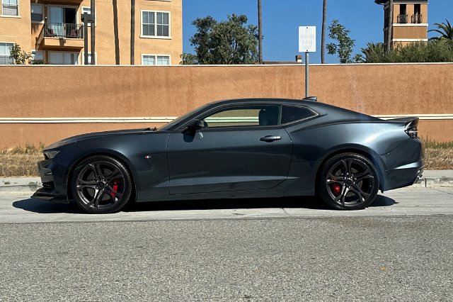Used 2019 Chevrolet Camaro SS RWD image 7