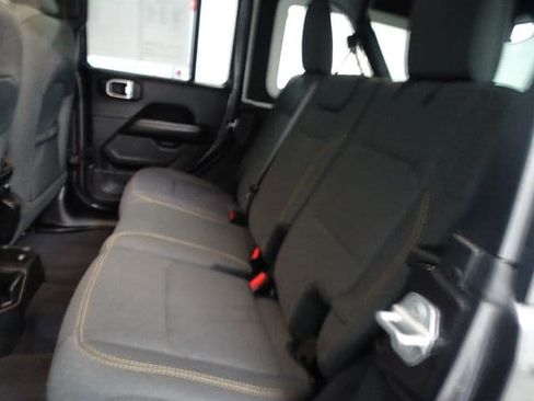 Certified 2025 Jeep Wrangler Unlimited Sahara AWD/4WD image 4