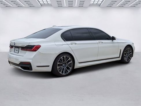 Used 2022 BMW 750i xDrive w/ M Sport Package AWD/4WD image 4
