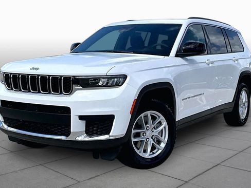 Used 2025 Jeep Grand Cherokee L Laredo RWD image 1