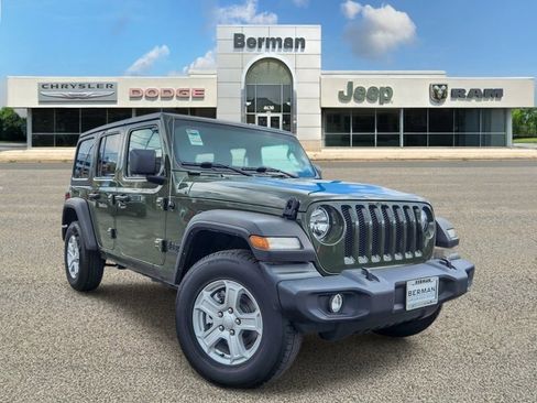 Used 2022 Jeep Wrangler Unlimited Sport AWD/4WD image 2