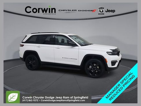 Certified 2025 Jeep Grand Cherokee Limited w/ Black Appearance Package AWD/4WD image 1