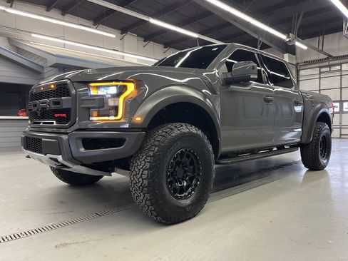 Used 2020 Ford F150 Raptor w/ Equipment Group 802A Luxury image 4