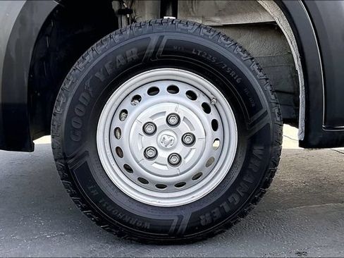 Used 2025 RAM ProMaster 2500 w/ Convenience Group FWD image 7