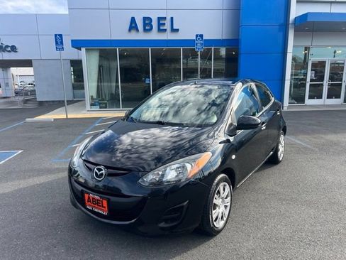 Used 2014 MAZDA MAZDA2 Sport FWD image 2