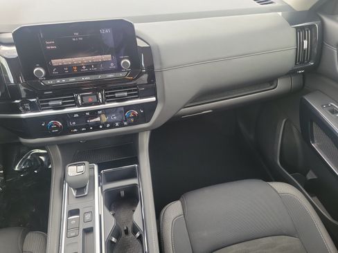 Used 2025 Nissan Pathfinder SV FWD image 19