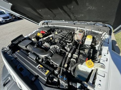 Used 2022 Jeep Gladiator Sport AWD/4WD image 14