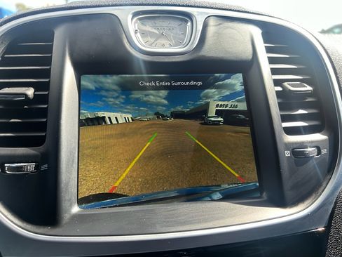 Used 2023 Chrysler 300 Touring image 29