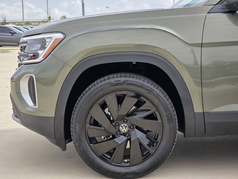 Used 2026 Volkswagen Atlas SE FWD image 6