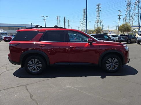 Used 2022 Nissan Pathfinder SV FWD image 28