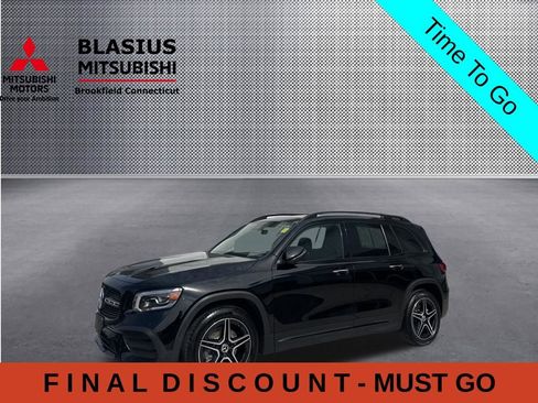 Used 2021 Mercedes-Benz GLB 250 4MATIC w/ AMG Line image 3