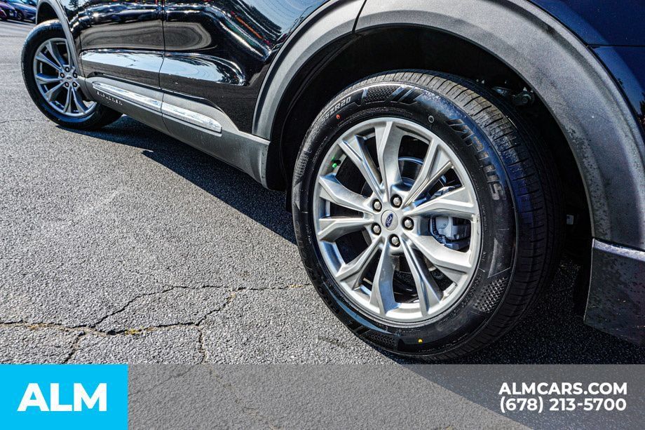 Used 2021 Ford Explorer Limited w/ Equipment Group 301A RWD image 15