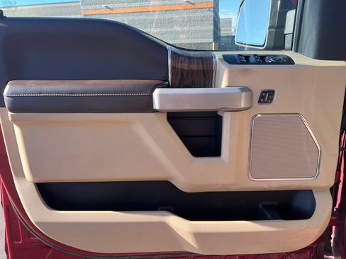 Used 2018 Ford F150 Lariat w/ Equipment Group 502A Luxury AWD/4WD image 10