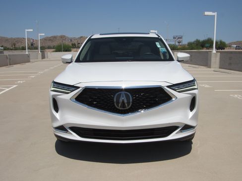 Used 2024 Acura MDX SH-AWD image 3