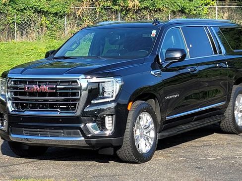 Used 2021 GMC Yukon XL SLT AWD/4WD image 3