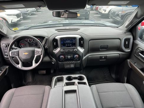 Used 2022 Chevrolet Silverado 1500 LT AWD/4WD image 18