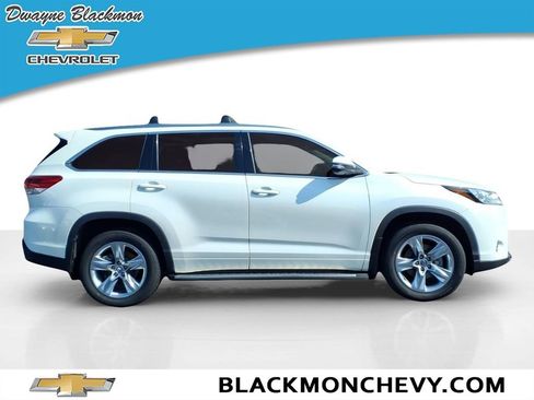 Used 2019 Toyota Highlander Limited FWD image 2