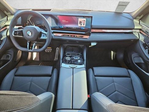 Used 2026 BMW 530i w/ M Sport Package RWD image 14