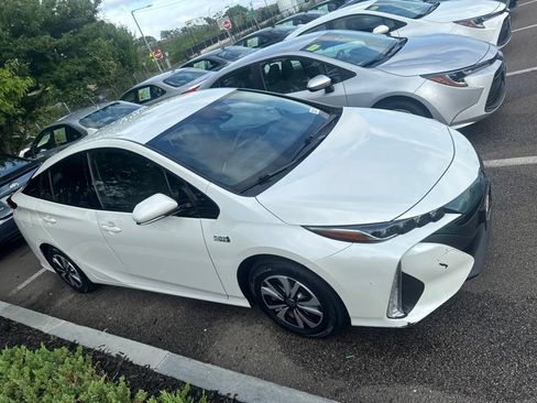 Used 2019 Toyota Prius Prime Plus FWD image 8