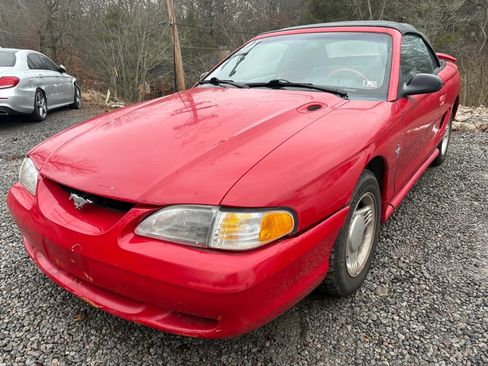 Used 1995 Ford Mustang Convertible image 1