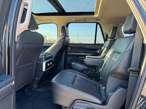 Used 2022 Ford Expedition Max XLT image 13