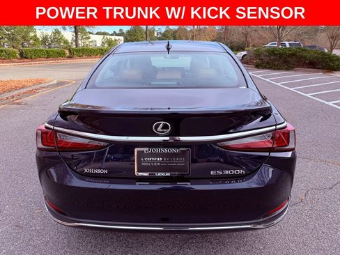 Certified 2025 Lexus ES 300h w/ Premium Package image 6
