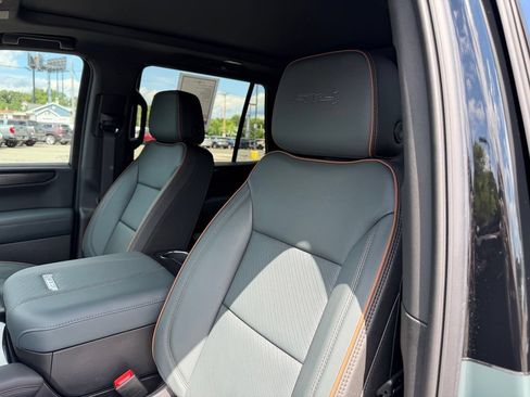 New 2026 GMC Yukon AT4 w/ AT4 Premium Package AWD/4WD image 20