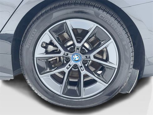 Used 2022 BMW i4 eDrive40 w/ Premium Package image 60