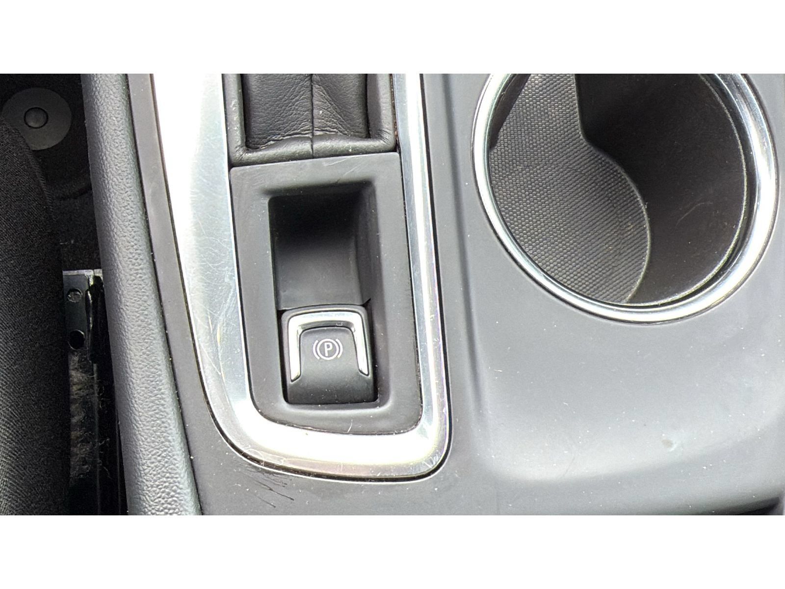 Used 2024 Chevrolet Equinox LT FWD image 25