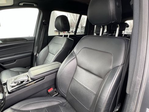 Used 2019 Mercedes-Benz GLS 450 4MATIC image 16