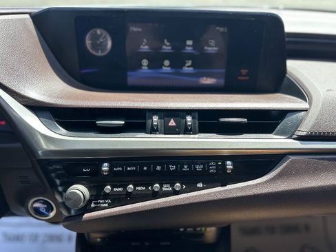 Used 2021 Lexus ES 300h w/ Premium Package FWD image 12